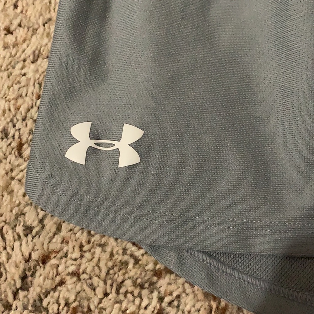 ‼️SOLD‼️ under armor shorts - Picture 3 of 5